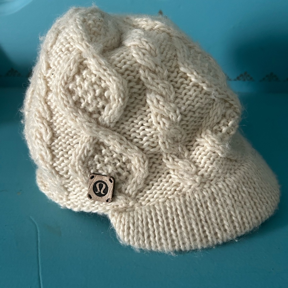 Lululemon Cream fleece brimmed Knit Cap